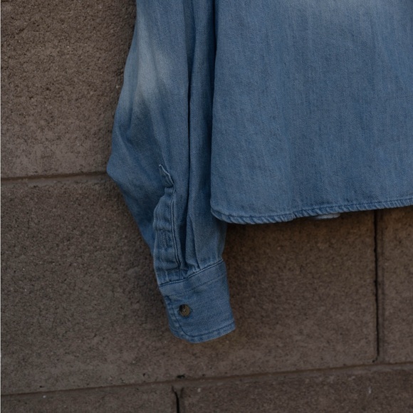 Old Navy Cropped Button-Down Denim Shirt 100% Cotton - Picture 2 of 7